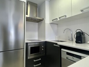 Fridge, microwave, dishwasher, toaster - FESTASTAR 215 (Estartit)