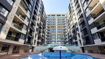 المنشأة من الخارج