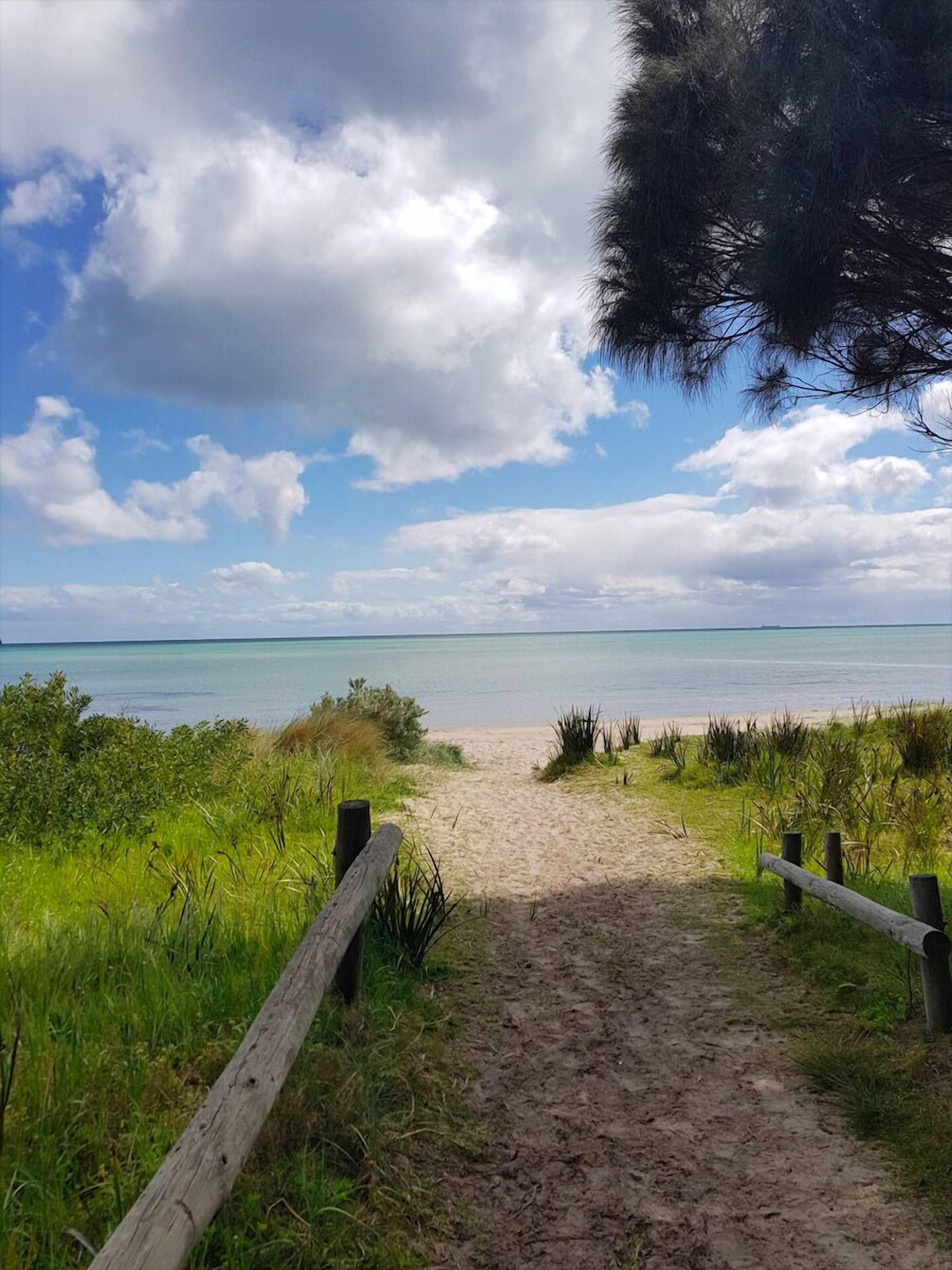 Beach nearby, sun loungers, beach towels