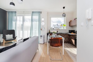 House, 2 Bedrooms, Fireplace | 2 bedrooms, bed sheets