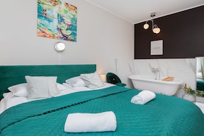 House, 2 Bedrooms, Fireplace | Bed sheets