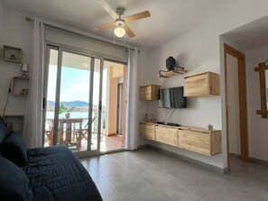 TV - Comfortable flat with pool in Roses AV-21 (Rosas / Roses)