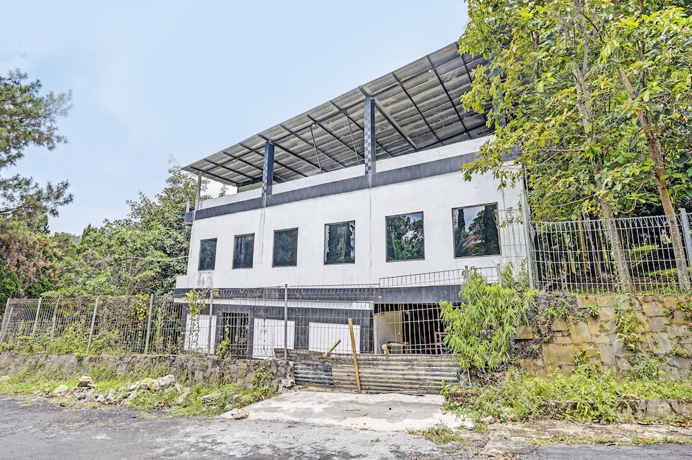 OYO 91612 Villa A1
