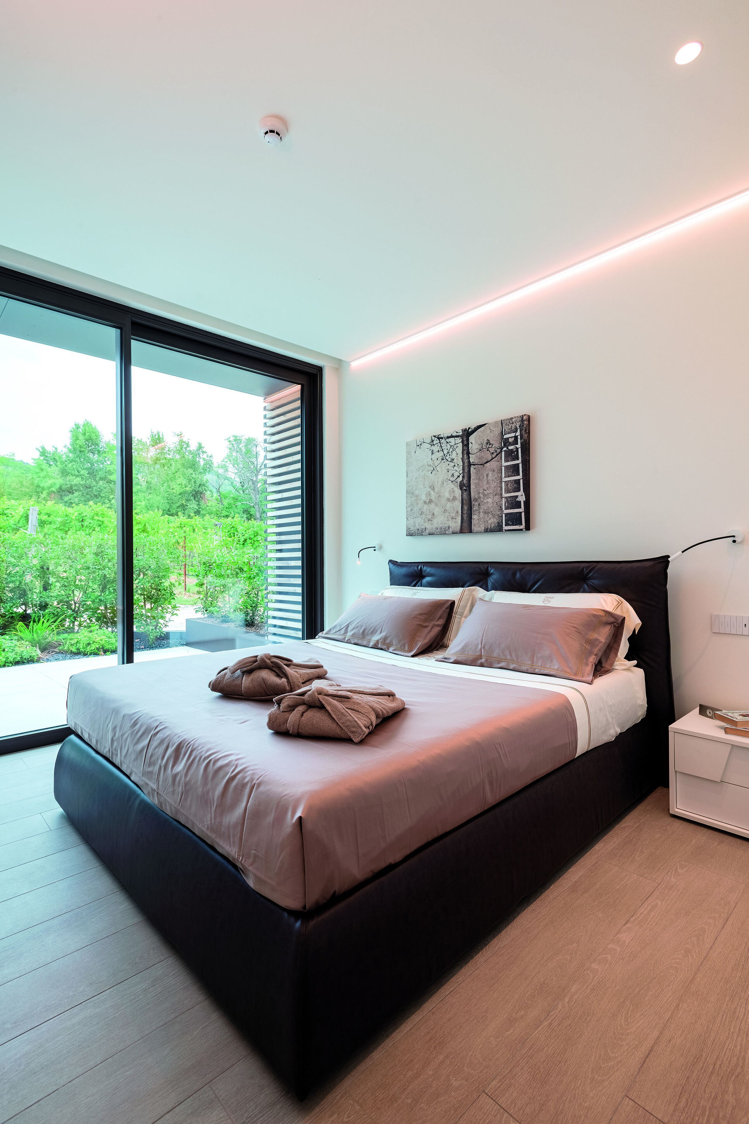 Premium bedding, down duvets, minibar, in-room safe