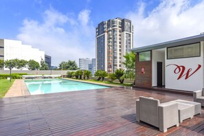 Outdoor pool - Westpoint 64 (Sandton)