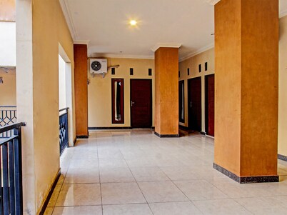 OYO 91845 V_ar House Near Pantai Tanjung Bias