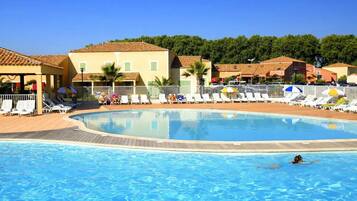 Piscine extérieure, piscine chauffée