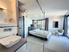 Bathroom - Villa panoramic sea view, heated pool, Monticello, 4 bedrooms (Monticello)