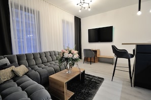 Exclusive Apartment, 2 Bedrooms, Kitchen | Living area