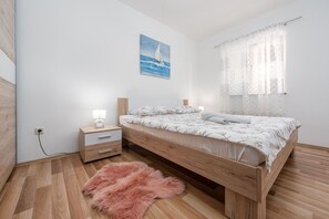 2 bedrooms, free cots/infant beds, bed sheets - Villa Sea Pearl (Jasenice)