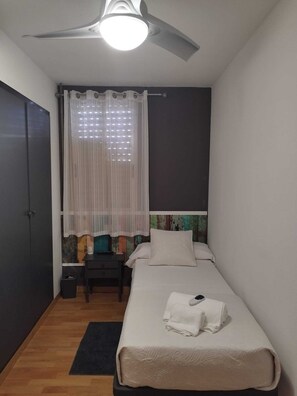 أسرّة أطفال/رضّع وأسرّة قابلة للطي وواي فاي مجانًا وملاءات أسرّة