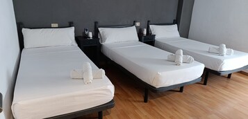 Quarto triplo | Wi-Fi de cortesia, roupa de cama