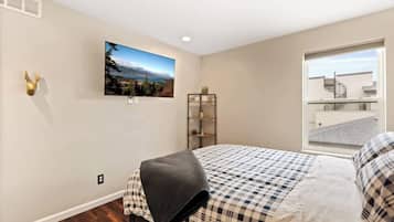 1 bedroom, iron/ironing board, free WiFi, bed sheets