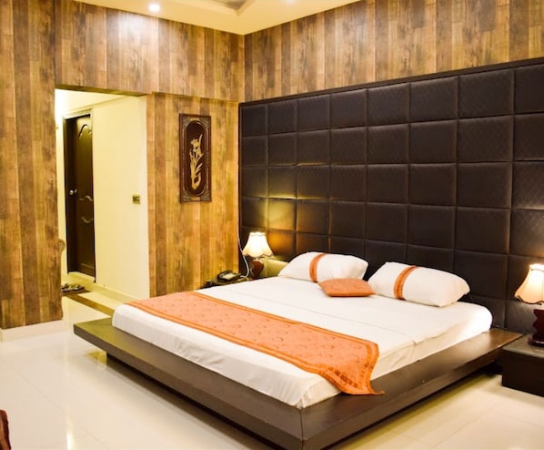 Deluxe Double Room | Premium bedding, minibar, desk, laptop workspace