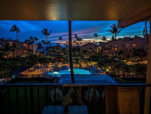 Kamaole Sands 5307 condo with ocean view. Updated in November 2024. Split AC.