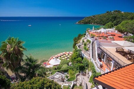 Rooftop terrace. Grand Hotel Le Rocce
