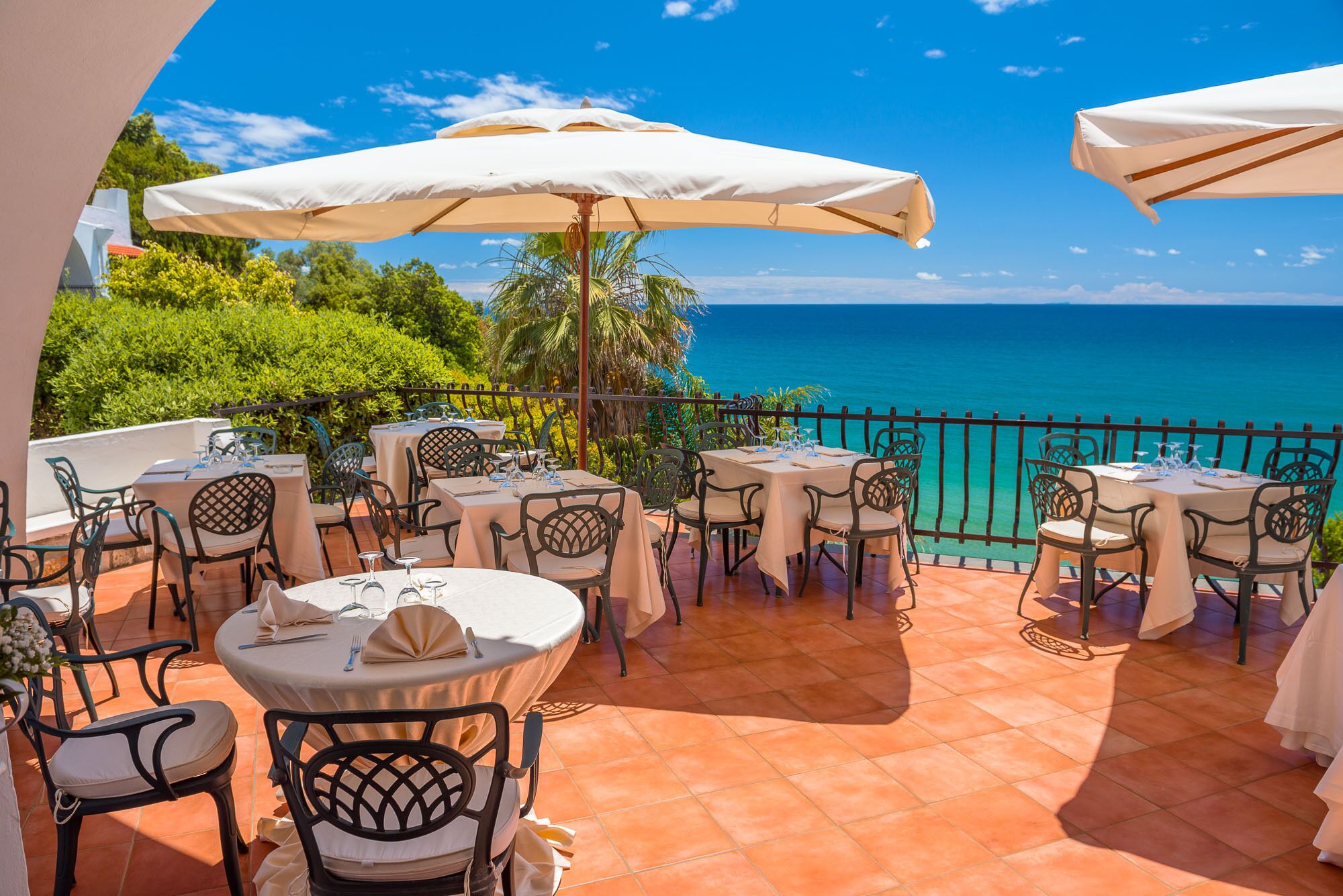 3 Bars/Lounges, Poolbar, Strandbar