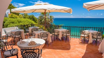 3 Bars/Lounges, Poolbar, Strandbar