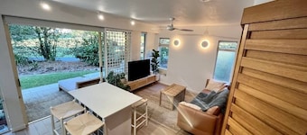 Stylish Apartment 120m From Casuarina Beach