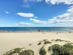 On the beach - Modern studio cabin with garage for 4 people, sea view (Mauguio)