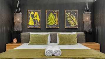 Design Apartment | 1 bedroom, laptop workspace, iron/ironing board, free WiFi