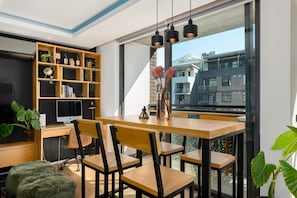 Apartamento design | Opções para refeição no quarto