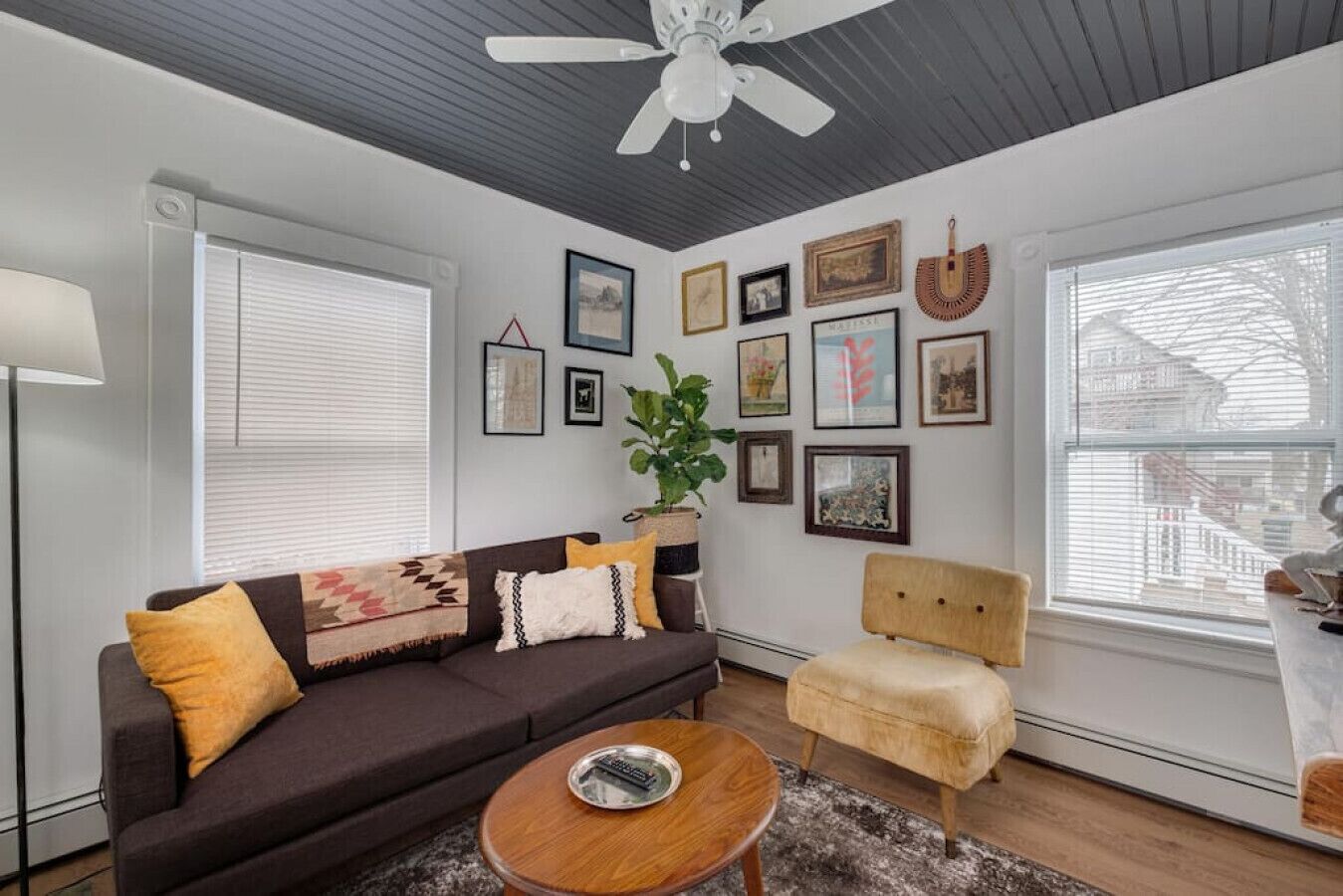 The White Apartment · Near Ocean Beach, Mystic USCGA!