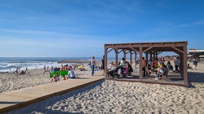 On the beach - Apartment 'Costa Nova Ocean View' with Sea View, Wi-Fi and Air Conditioning (Gafanha da Encarnação)