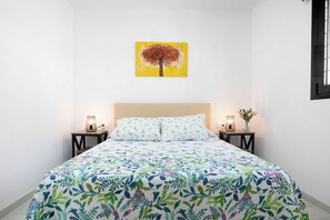 2 chambres, fer et planche à repasser, Wi-Fi gratuit, draps fournis