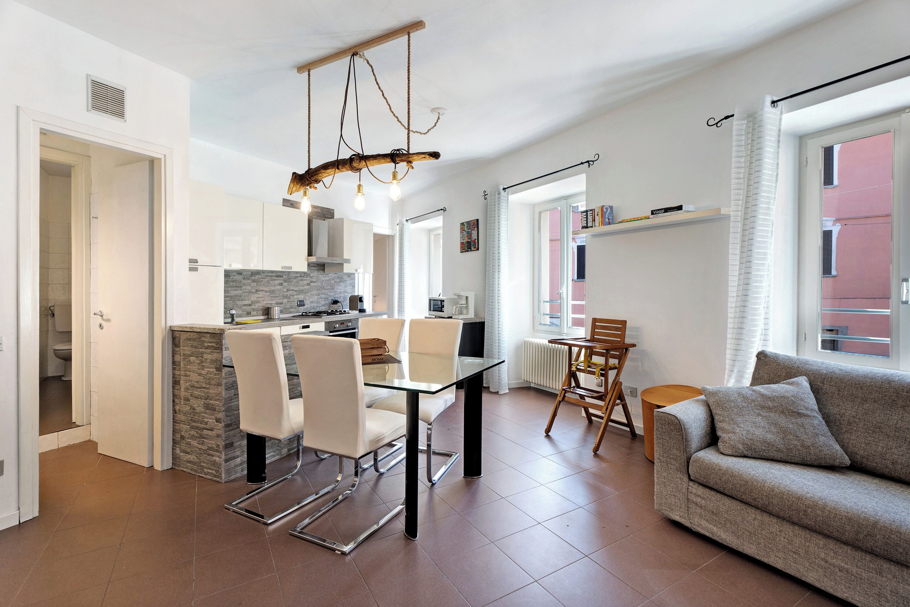 Fernseher, DVD-Player, Stereoanlage