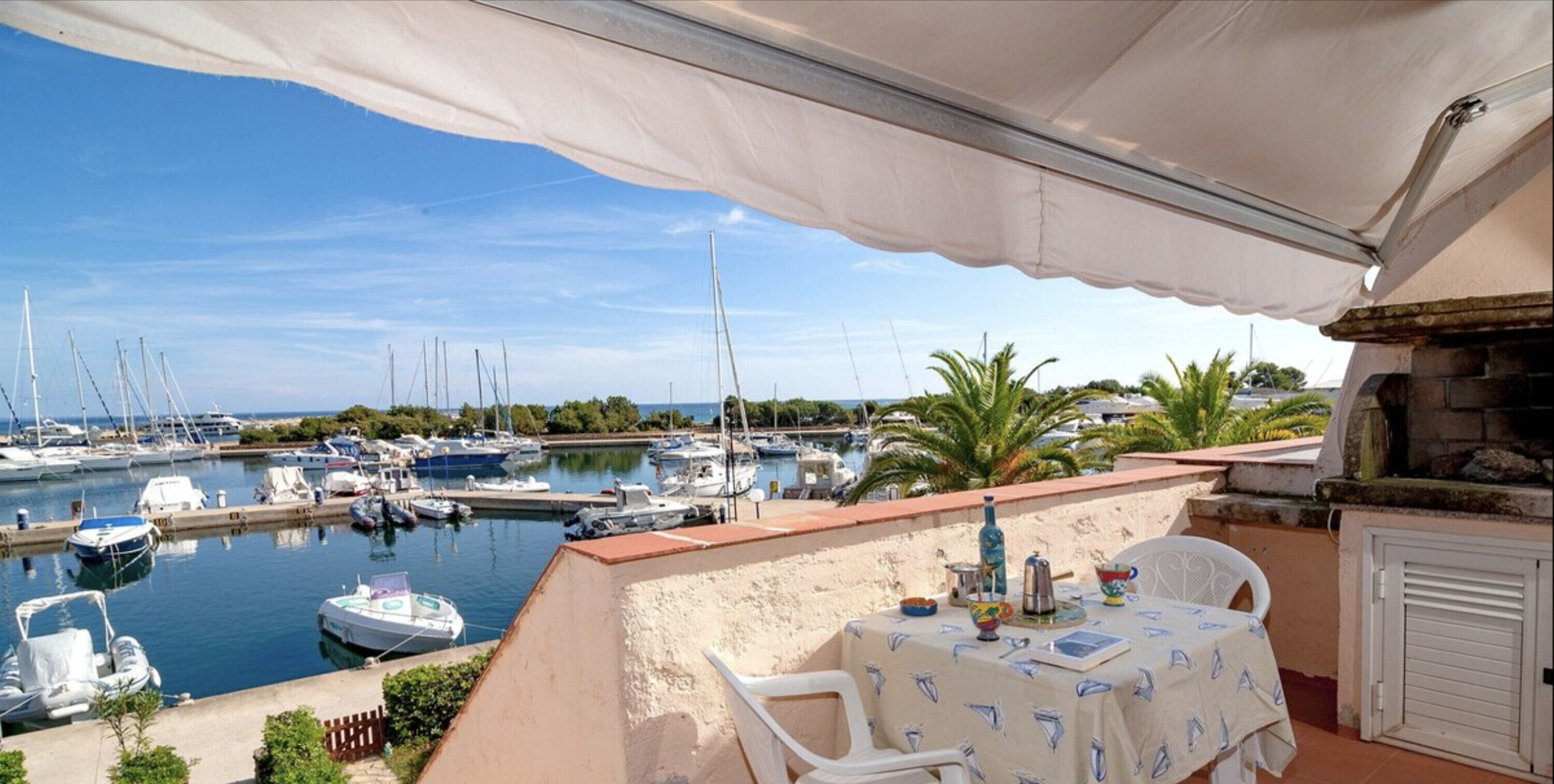 Apartment 'Casa Del Capitano' with Sea View, Wi-Fi and Air Conditioning