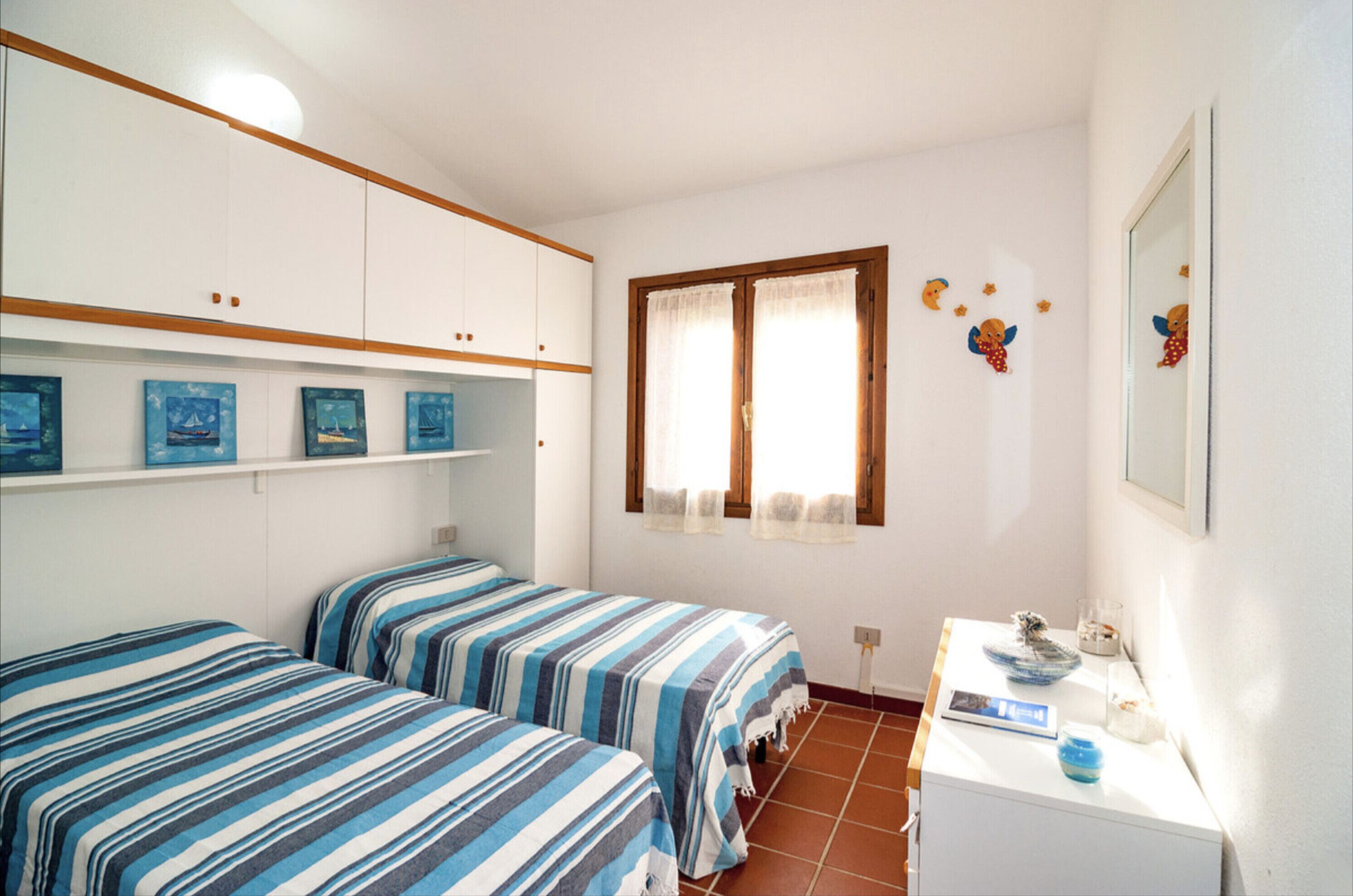 Villa 'Villino Molara' with Sea View, Wi-Fi and Air Conditioning