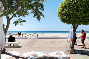On the beach - Apartment 'Atlántico' with Balcony and Wi-Fi (Barbate)