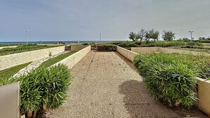 Unclassified image, 4 of 12, button - Apartment on the beach, parking, sea view - 4 guests (Palavas-les-Flots)