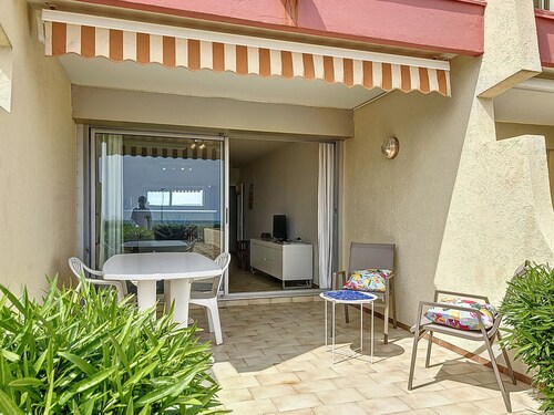 Apartment on the beach, parking, sea view - 4 guests