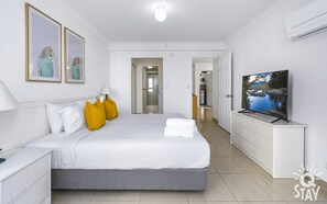 3 bedrooms, iron/ironing board, free WiFi, bed sheets