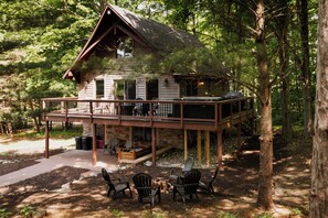 Terrace/patio - Shanty Creek Chalet • Hot Tub • Fire Pit • Ski/Golf Retreat (Bellaire)