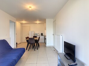 Interior - New 2-Room Apartment with Terrace, Parking, and Beach Access (Mauguio)