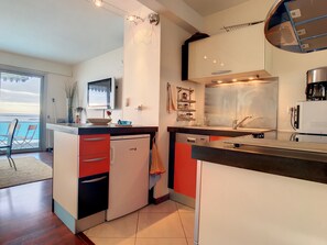 Fridge, microwave, oven, stovetop - PALAVAS LES FLOTS F3 TOUT CONFORT VUE MER (Palavas-les-Flots)