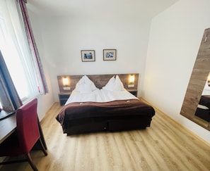 Bureau, Wi-Fi gratuit, draps fournis