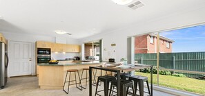 Mikrowelle, Ofen, Herdplatte, Geschirrspüler