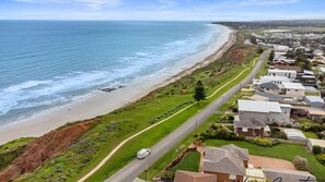 Beach nearby - Oceans 19 by Wine Coast Holiday Rentals (SELLICKS BEACH)