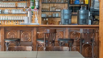 Snack bar