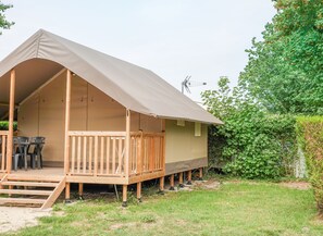 Comfort Tent | 2 bedrooms, cribs/infant beds