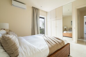 Apartment | 2 bedrooms - 2BD Sunny Condo Close to the Beach (Vari-Voula-Vouliagmeni)