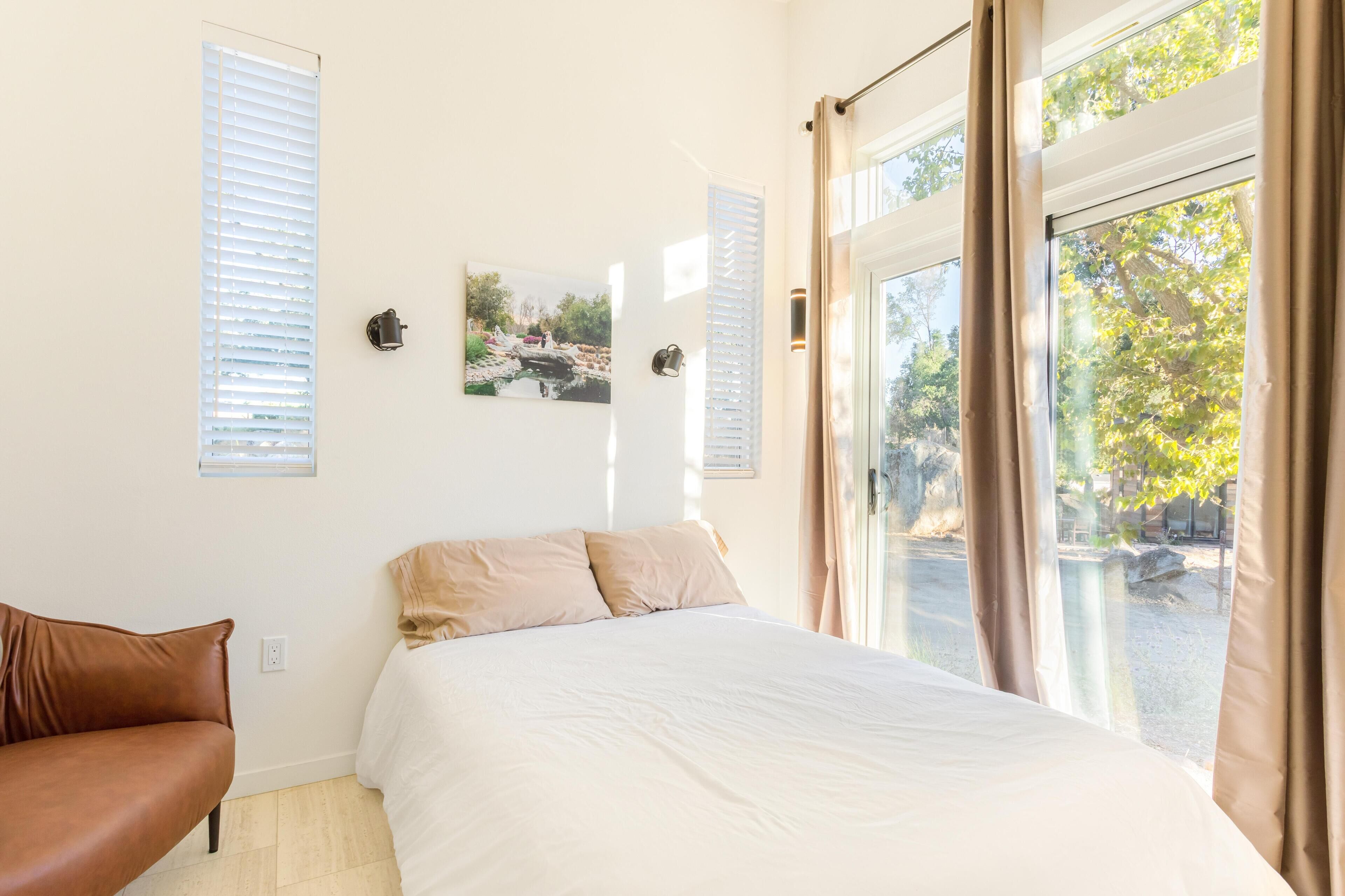 Native Falls Cabin (2BR Modern) - 2 bedroom, 1 bath Deluxe Cabin