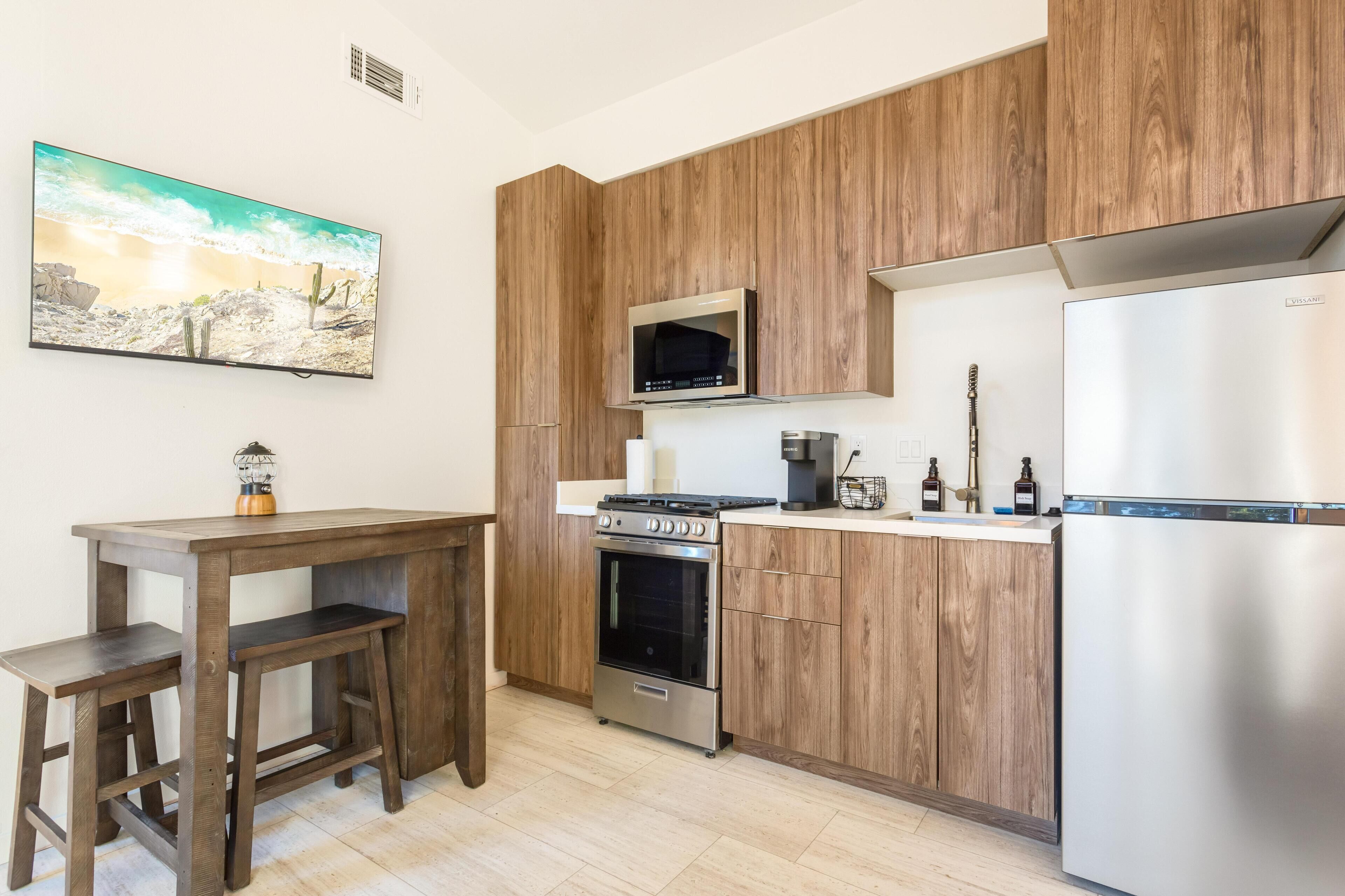 Native Falls Cabin (2BR Modern) - 2 bedroom, 1 bath Deluxe Cabin