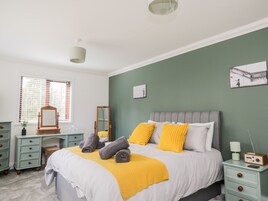 3 bedrooms, individually decorated, individually furnished, free WiFi