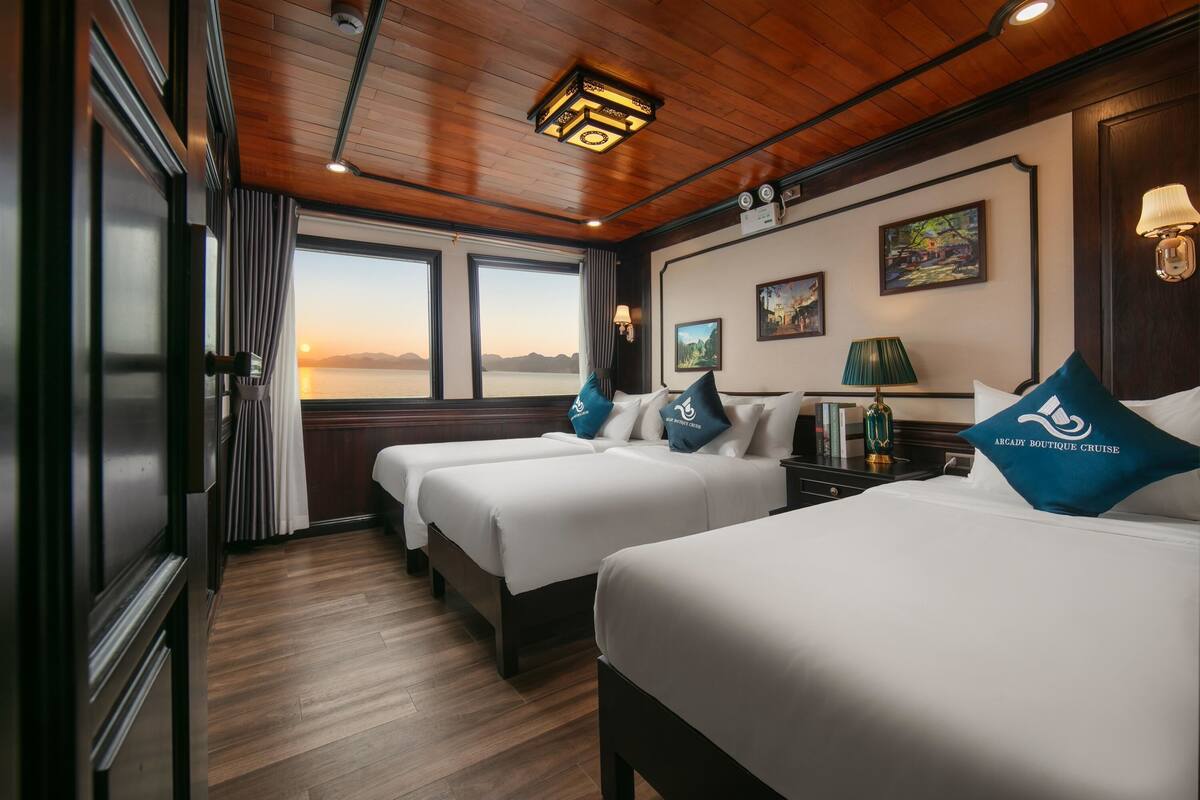 华丽三人房 | 迷你吧、办公桌、隔音、旅行婴儿床