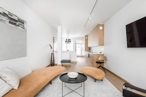 Deluxe Apartment | Living area